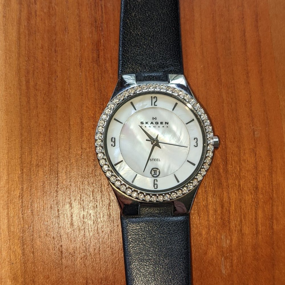 Skagen Women's Watch Crystal and Mother-of-Pearl (Needs Battery)